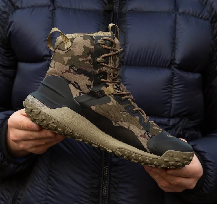 کتونی نیم بوت آندرآرمور هاور استورم ارتشی سایز ۴۰ تا ۴۵  Under Armour HOVR Storm