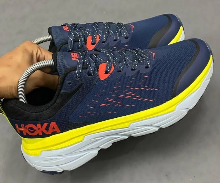 کتونی هوکا چلنجر آرت 6 گورتکس سایز ۴۰ تا ۴۵ Hoka Challenger Art 6 Goretex