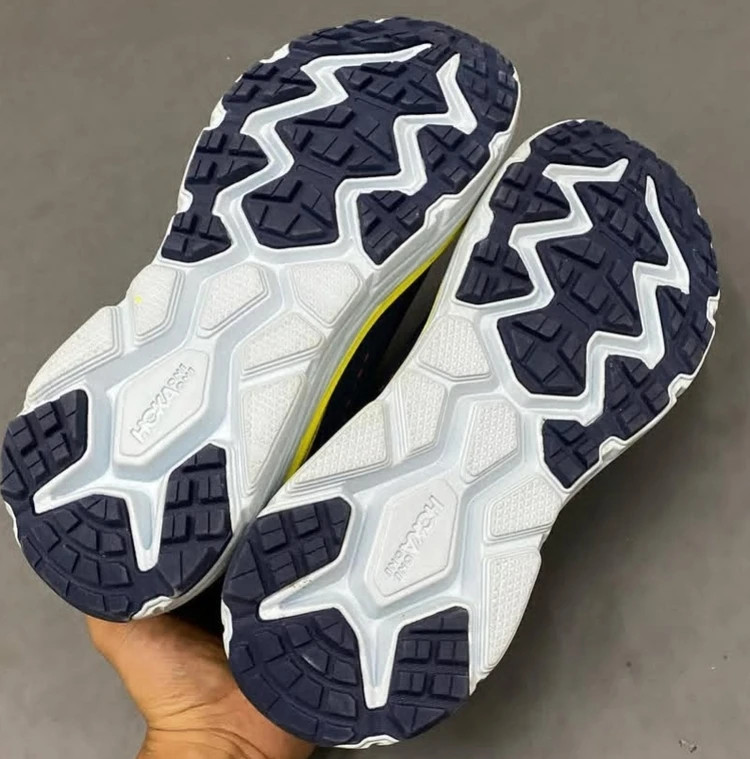کتونی هوکا چلنجر آرت 6 گورتکس سایز ۴۰ تا ۴۵ Hoka Challenger Art 6 Goretex