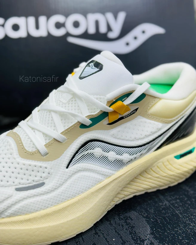 کتونی ساکونی تریمپ 19 مسترکوالیتی ویتنام سایز ۴۰ تا ۴۵ Saucony Triumph 19