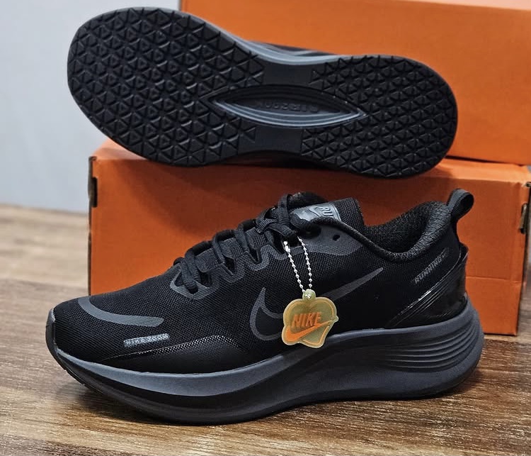 کتونی نایک زوم راننیگ مستر کوالیتی ویتنام سایز ۳۸ تا ۴۵ Nike zoom ruining