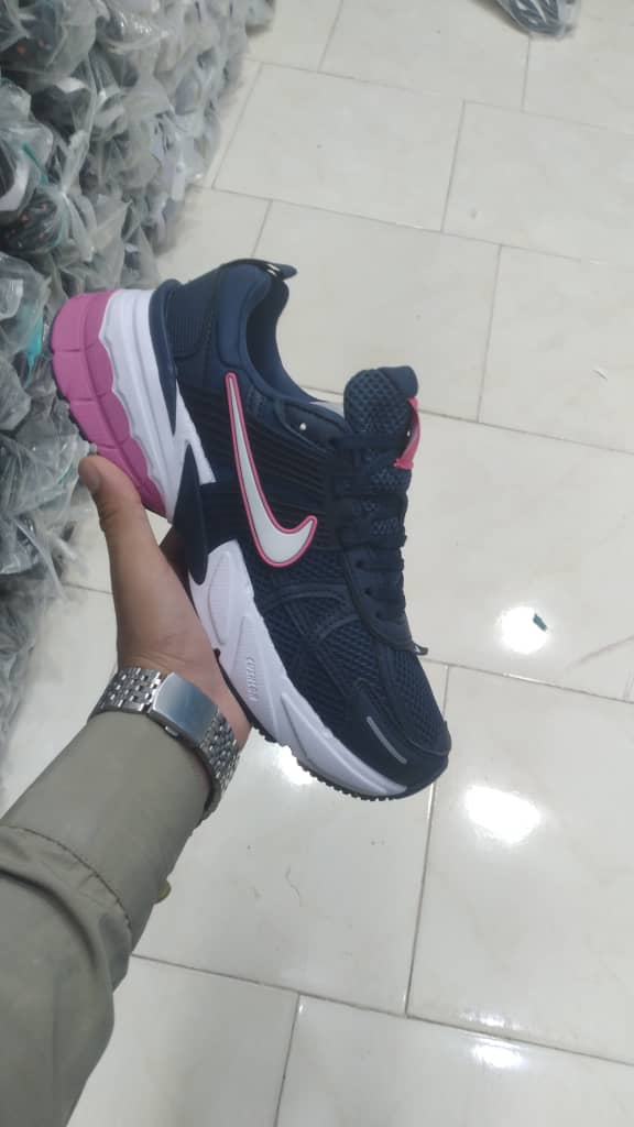 کتونی نایک کشلون V2K ویتنام مستر کوالیتی سایز ۴۰ تا ۴۵ Nike V2K