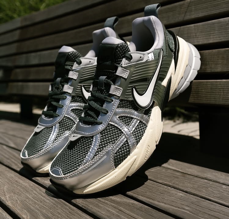 کتونی نایک کشلون V2K ویتنام مستر کوالیتی سایز ۴۰ تا ۴۵ Nike V2K