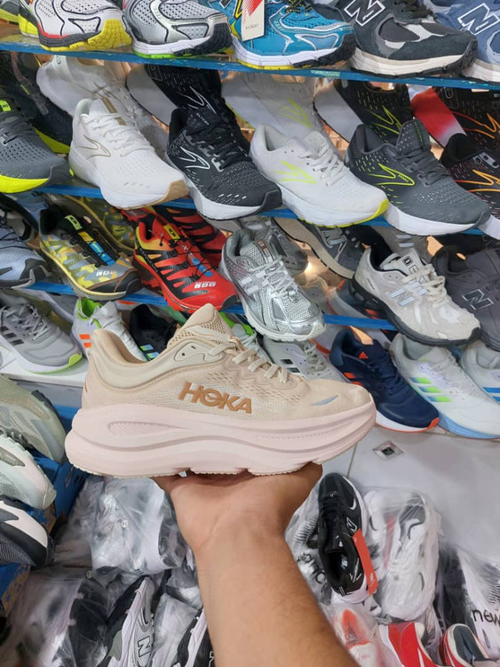 هوکا باندی ۹ ویتنام مستر کوالیتی سایز ۴۰ تا ۴۵ Hoka bondi 9
