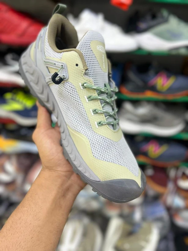 کتونی کن مستر کوالیتی ویتنام سایز ۴۰ تا ۴۵ Keen