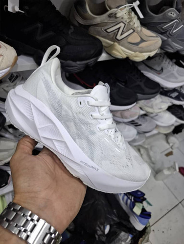 کتونی اسیکس نوابلاست ۵ سایز ۳۷ تا ۴۰ Asics novablast 5