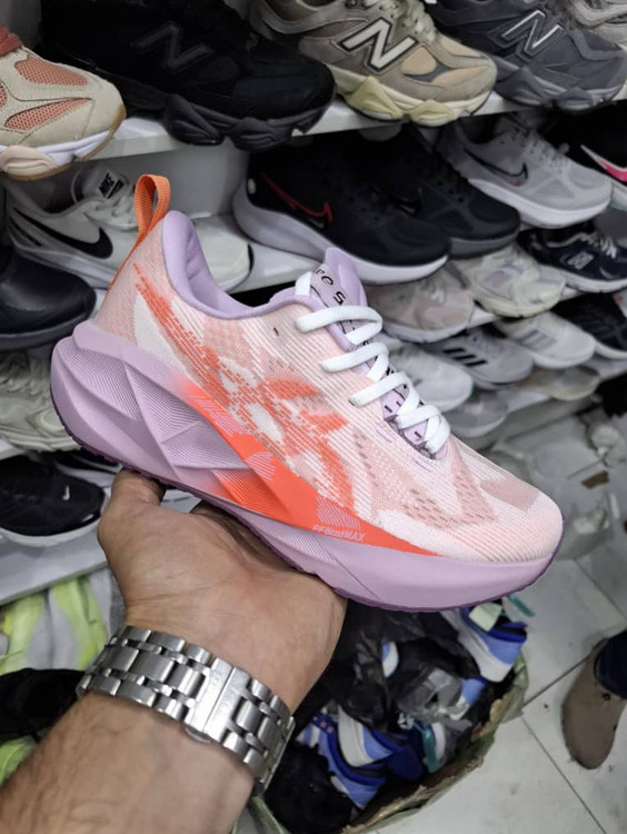 کتونی اسیکس نوابلاست ۵ سایز ۳۷ تا ۴۰ Asics novablast 5