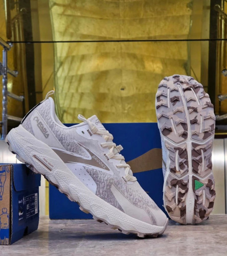 کتونی بروکس کاسکادیا ۱۸ سایز ۴۰ تا ۴۵ Brooks Cascadia 18