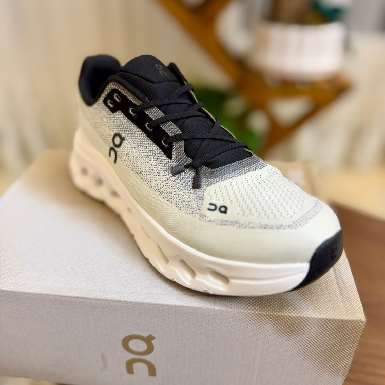 کتونی آن رانینگ کلود تیت سایز ۳۷ تا ۴۱ On running cloud tit