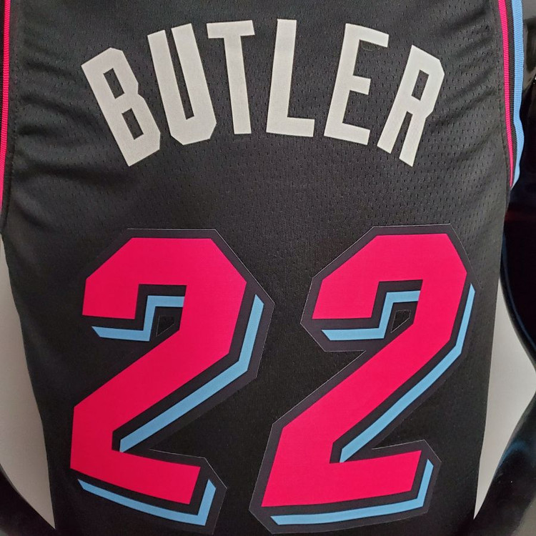 تیشرت بسکتبالی نایک جرزی میامی هیت سیتی ادیشن مشکی سرخابی باتلر سایز X تا NIKE MIAMI HEAT CITY EDITION BUTLER 5XL