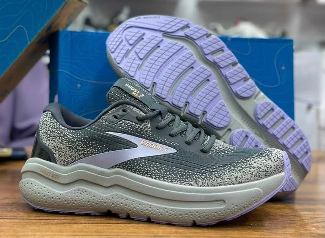 کتونی بروکس تمام طوسی بنفش سایز ۴۱ تا ۴۵ Brooks