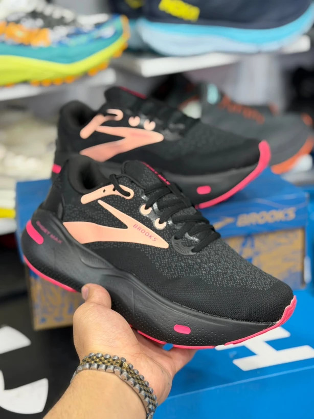 کتونی رانینگ بروکس گاست مکس سایز 36 تا 45مشکی نارنجی سرخابی BROOKS GHOST MAX