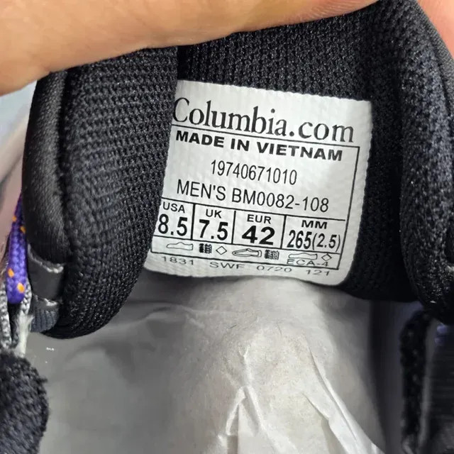 کتونی تراکینگ و تریل گورتکس کلمبیا سایز ۴۰ الی ۴۵ سفید آبی نارنجی COLUMBIA OUTDRY