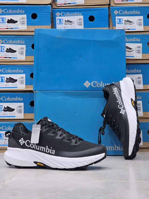 کتونی کلمبیا ضد آب گورتکس سایز 40 الی 45 مشکی سفید Columbia waterproof