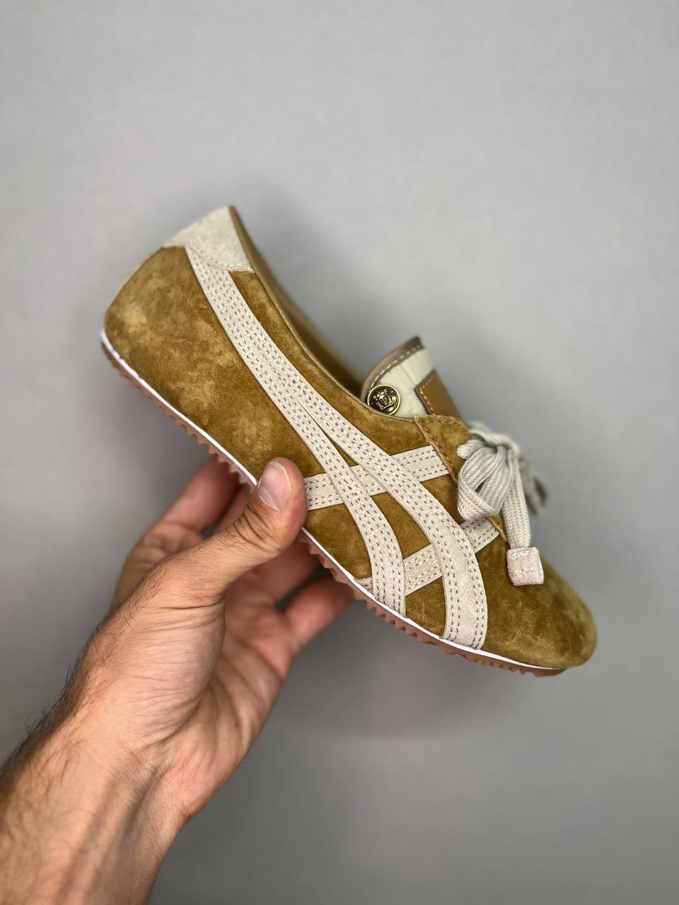 کتونی اسیکس ورساچه اونیتسوکا تایگر بژ کرم سایز 37 تا 40 ASICS VERSACE ONITSUKA TIGER