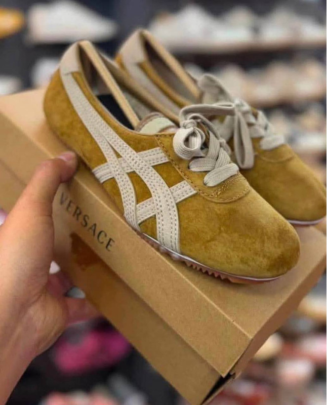 کتونی اسیکس ورساچه اونیتسوکا تایگر بژ کرم سایز 37 تا 40 ASICS VERSACE ONITSUKA TIGER
