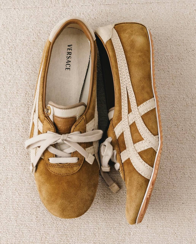 کتونی اسیکس ورساچه اونیتسوکا تایگر بژ کرم سایز 37 تا 40 ASICS VERSACE ONITSUKA TIGER